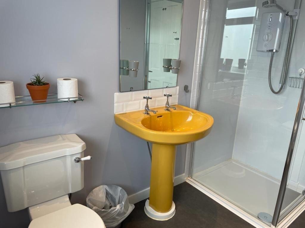 The Annexe At 24 *